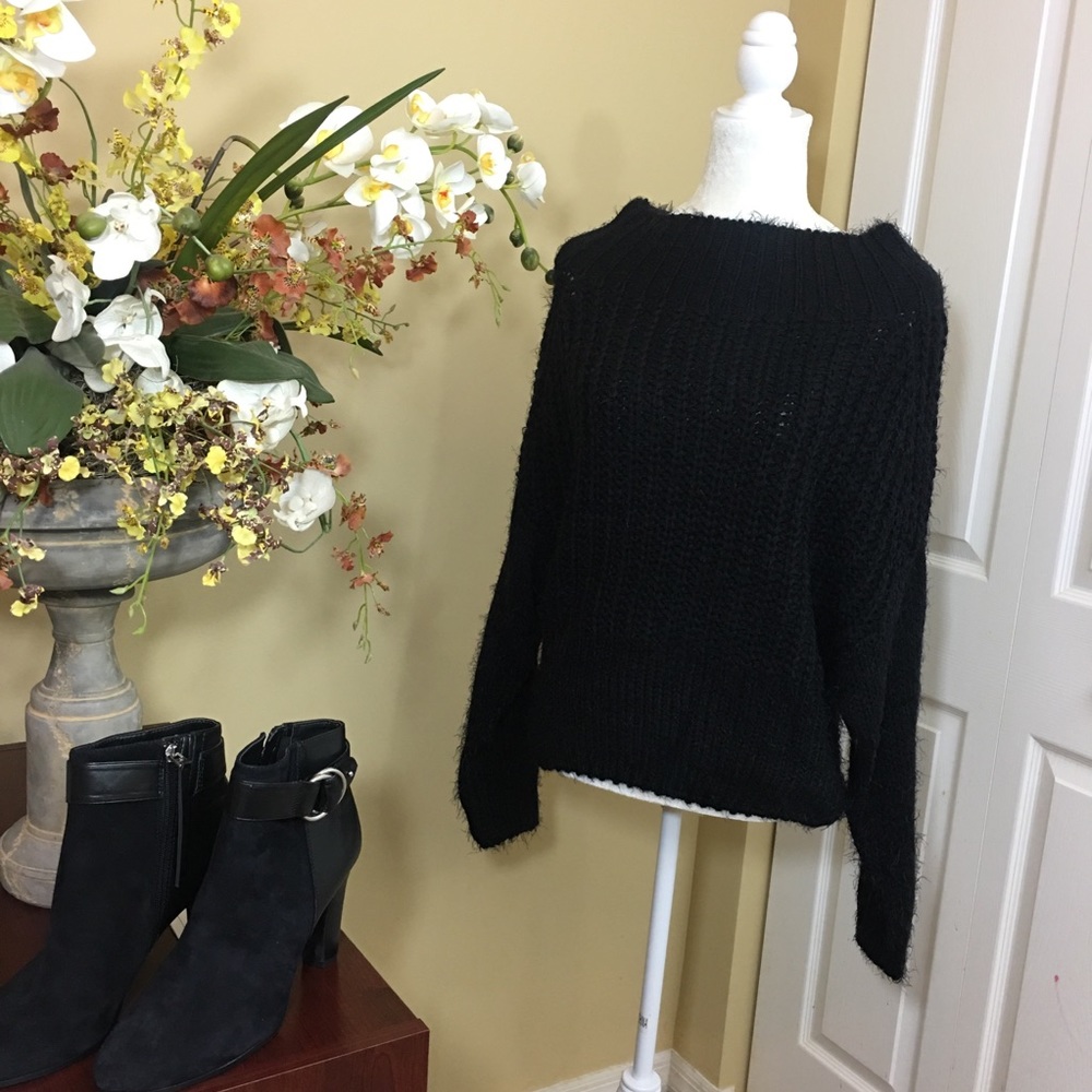 CHELSEA &‎ VIOLET LONG SLEEVE SWEATER, BLACK  (NWT)